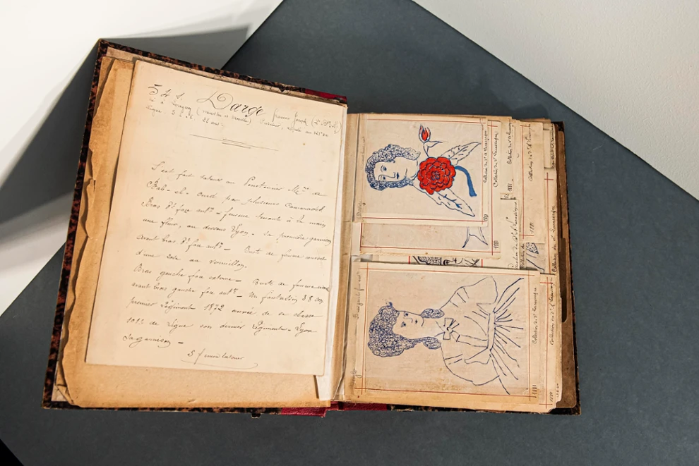 Photo des carnets de tatouages d'Alexandre Lacassagne